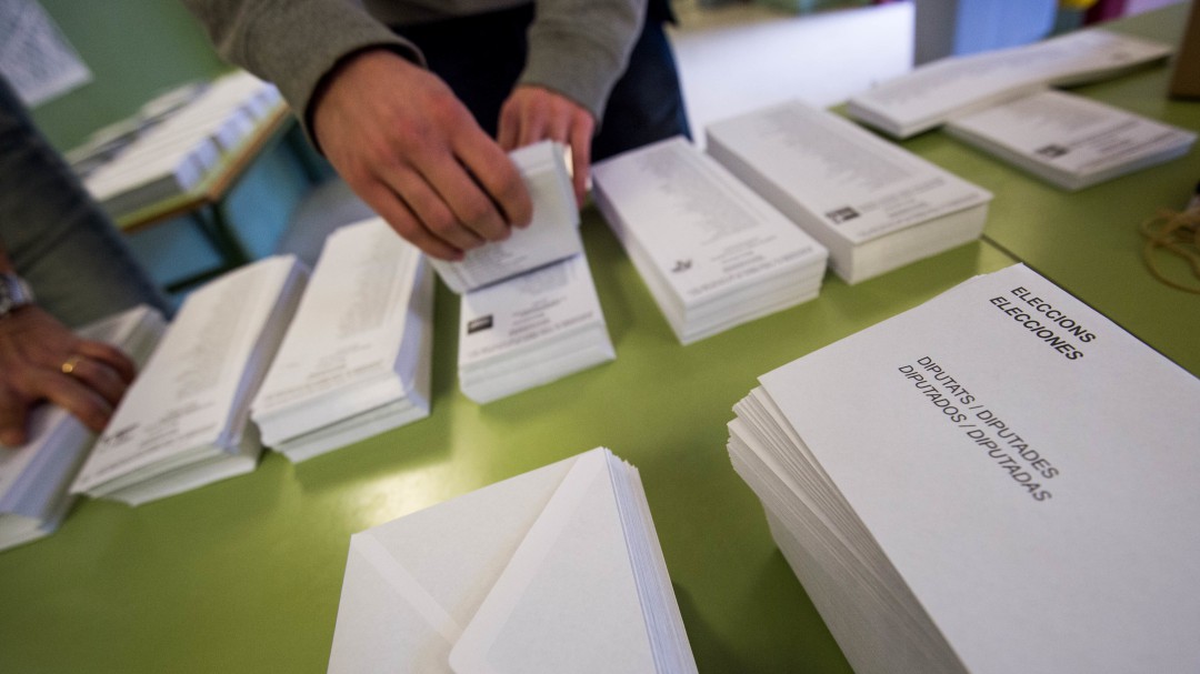 Esto es lo que pueden hacer los partidos políticos con nuestros datos personales