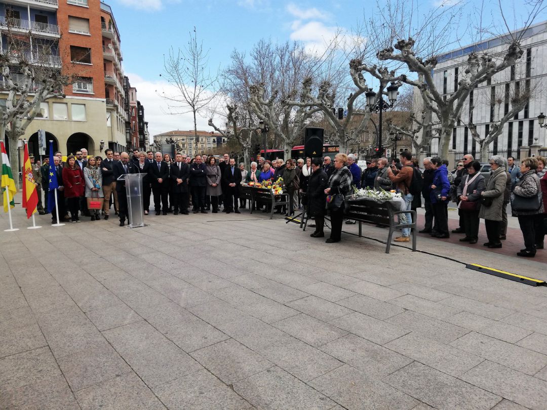 Imagen del acto en memoria de las víctimas del terrorismo
Imagen del acto en memoria de las víctimas del terrorismo