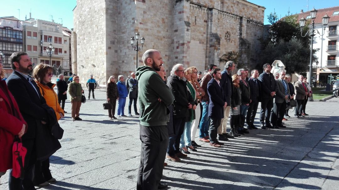 Concentración en la Plaza Mayor de Zamora en recuerdo de las víctimas de los atentados del 11-M Concentración en la Plaza Mayor de Zamora en recuerdo de las víctimas de los atentados del 11-M