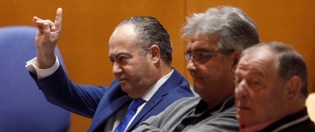 El alcalde de Cee, Ramón Vigo, en el banquillo de la Audiencia Provincial de A Coruña El alcalde de Cee, Ramón Vigo, en el banquillo de la Audiencia Provincial de A Coruña