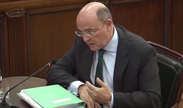 Pérez de los Cobos durante su declaración Pérez de los Cobos durante su declaración