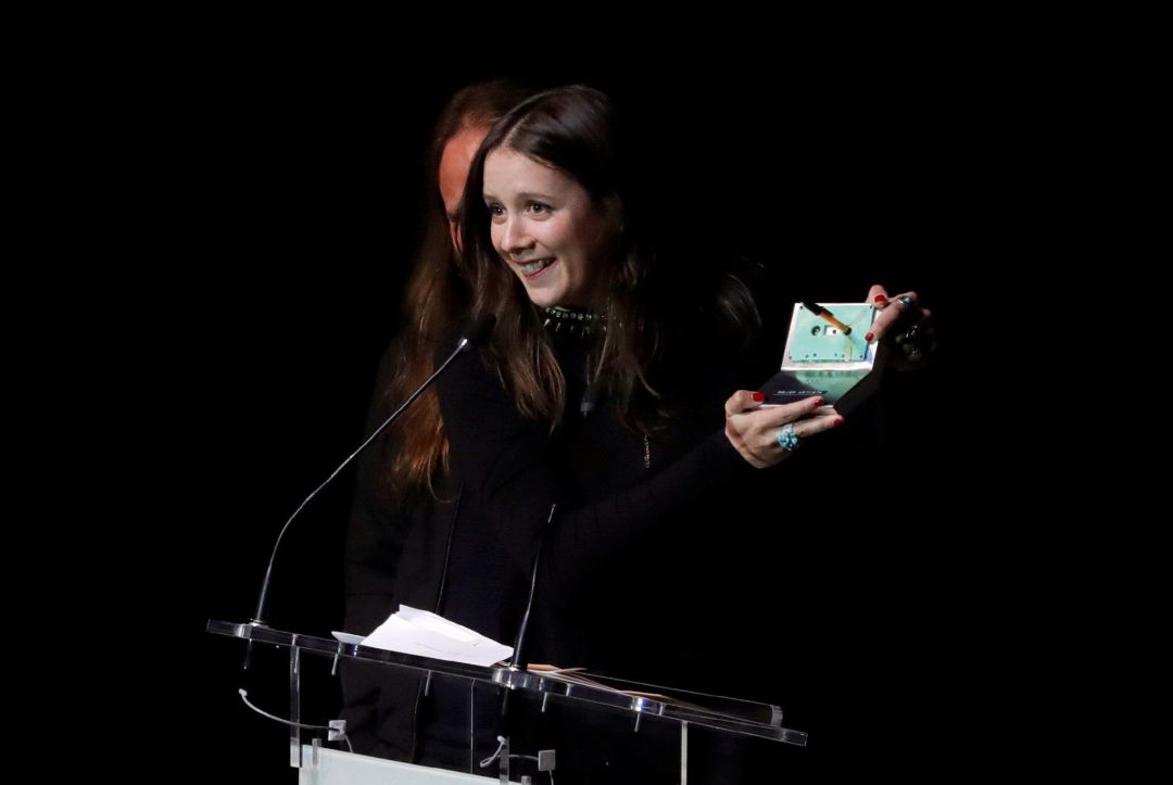 Nina, de Morgan, tras recibir el premio AIE al Mejor Artista en la gala de los Premios MIN 2019 Nina, de Morgan, tras recibir el premio AIE al Mejor Artista en la gala de los Premios MIN 2019