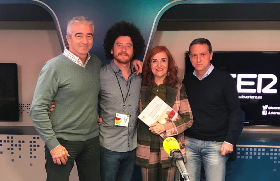 "Una foto es una posibilidad de tener a una persona de cuerpo presente contigo" "Una foto es una posibilidad de tener a una persona de cuerpo presente contigo"