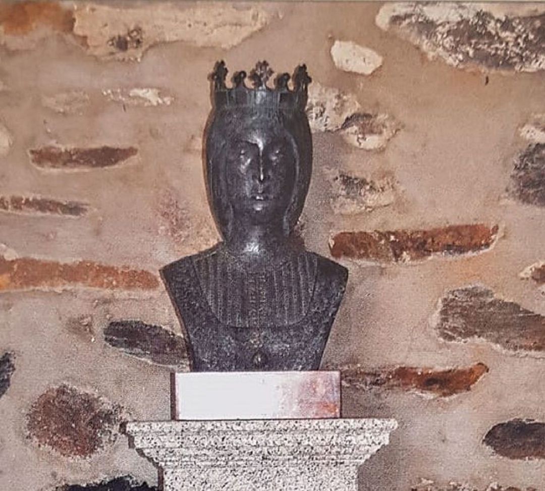 Busto de Isabel La Católica, de José Luis Fernández Busto de Isabel La Católica, de José Luis Fernández