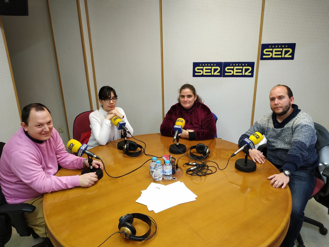 Un momento de la tertulia en loa estudios de SER Vegas Altas Un momento de la tertulia en loa estudios de SER Vegas Altas
