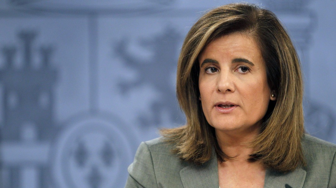 La ex ministra de Empleo, Fátima Báñez, anuncia por twitter que deja la política