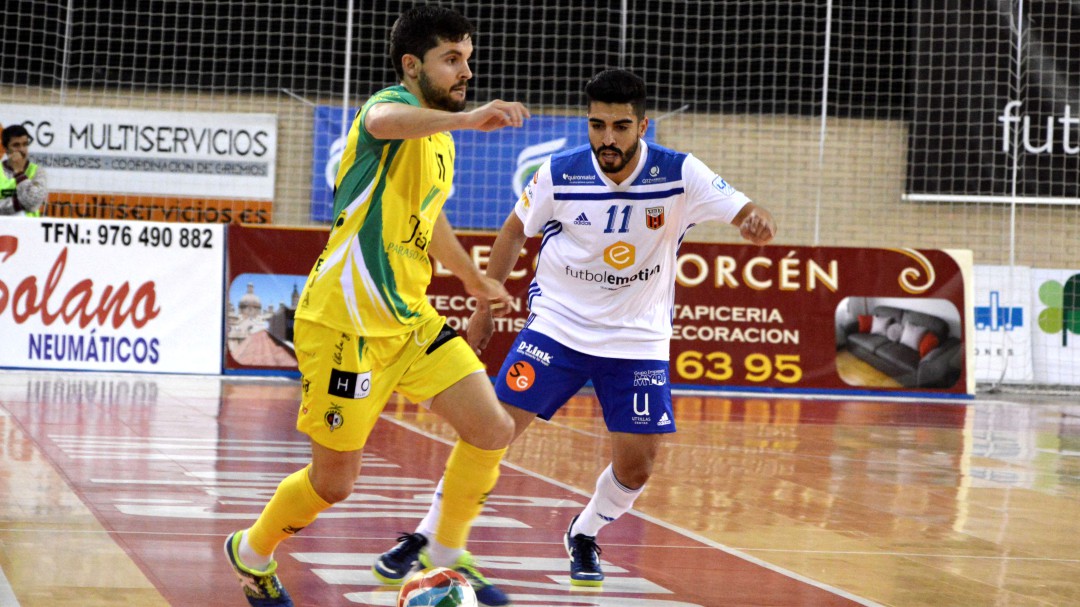 El Jaén FS, con más oficio, gana en Zaragoza y casi asegura los play off
