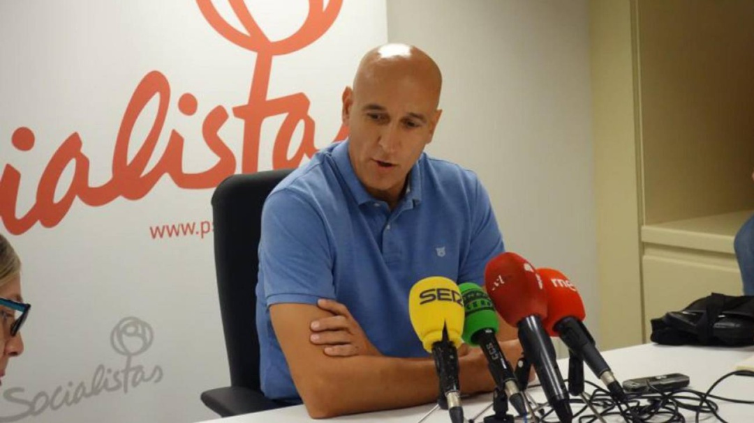 Diez pide a Cendón que se trate por igual a los salpicados por la Operación Enredadera