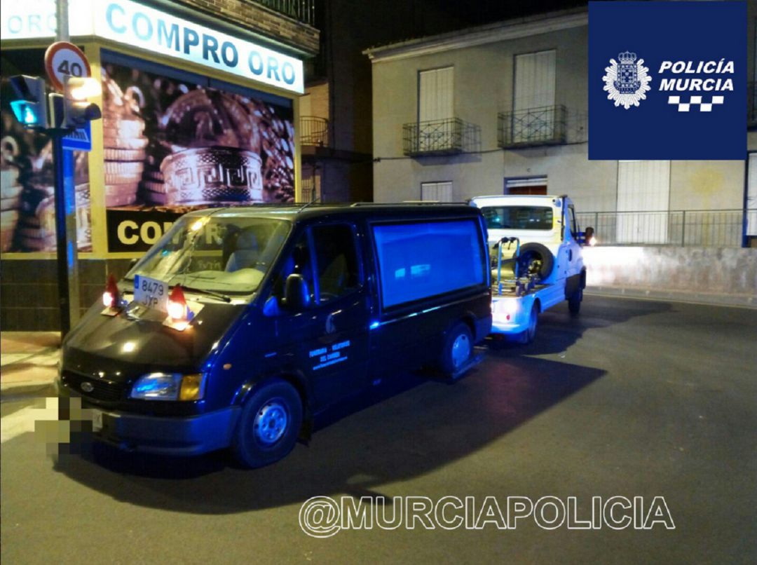 Lo detienen por robar un furgón funerario "para marcharse de Murcia" Lo detienen por robar un furgón funerario "para marcharse de Murcia"
