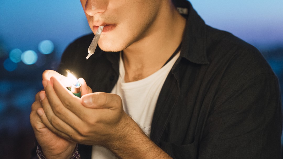 Consumir cannabis en el trabajo no suele traer buenas consecuencias