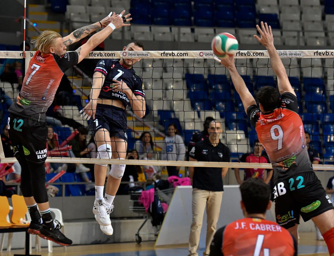 La Superliga masculina y femenina de voleibol ponen punto y final a la competición La Superliga masculina y femenina de voleibol ponen punto y final a la competición