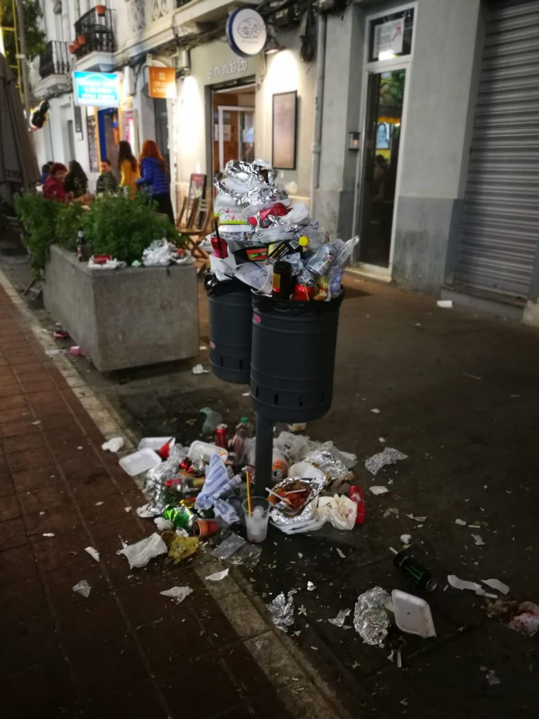 Basura en Fallas Basura en Fallas