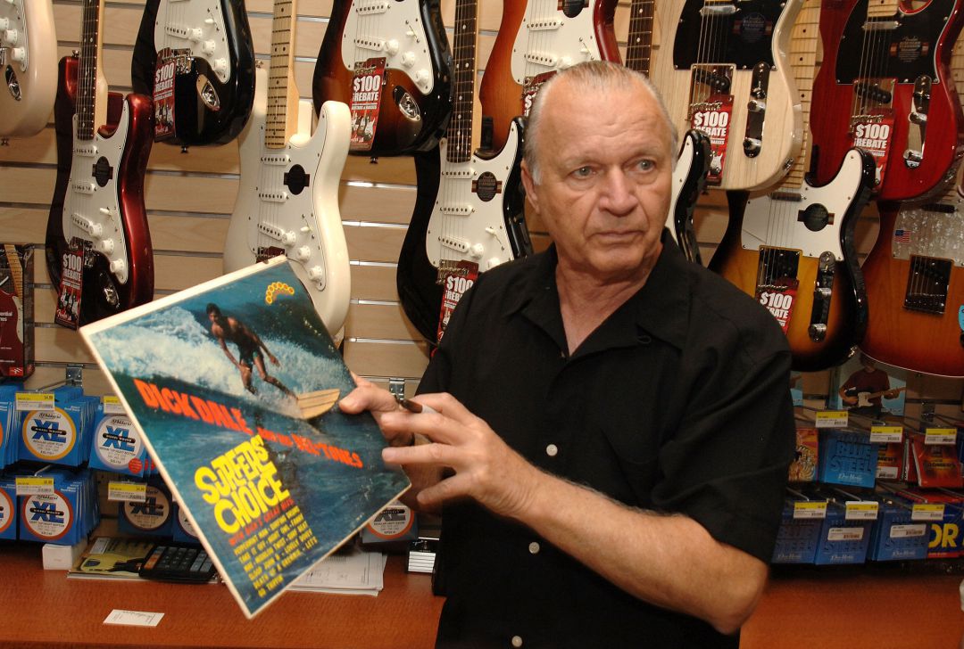 Imagen del fallecido Dick Dale. Imagen del fallecido Dick Dale.