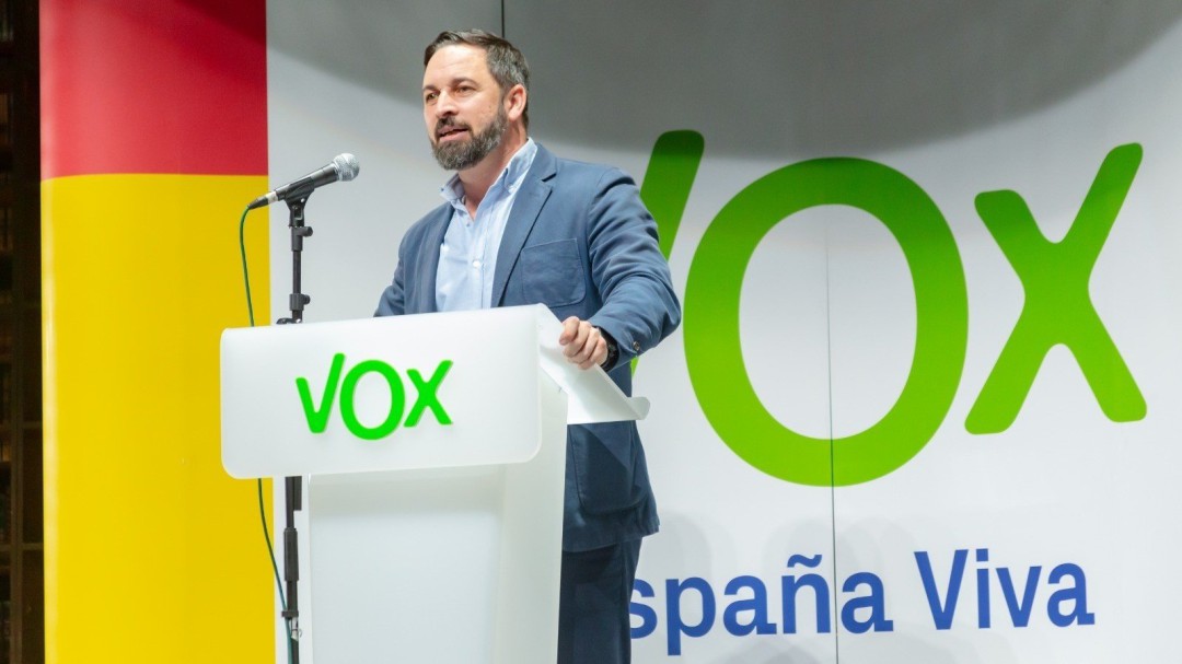 Militares franquistas y ajustes de cuentas: las batallas internas de los partidos en sus listas electorales