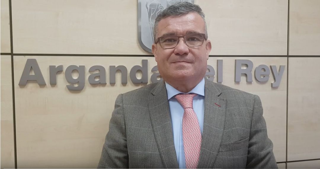 La Junta Electoral sanciona al alcalde de Arganda por hacer propaganda tras la convocatoria de elecciones La Junta Electoral sanciona al alcalde de Arganda por hacer propaganda tras la convocatoria de elecciones