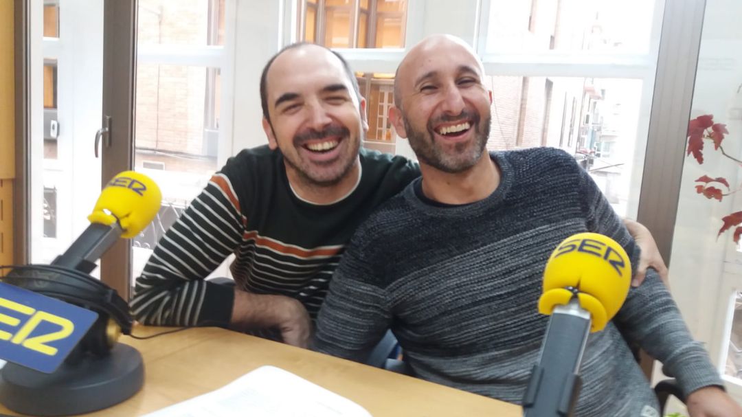 Germán y Enrique, muy felices, en los estudios de Radio Murcia Germán y Enrique, muy felices, en los estudios de Radio Murcia