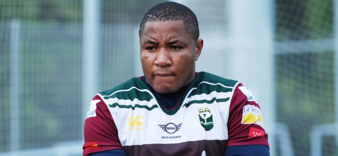 Titi viste la camiseta del Alcobendas Rugby Titi viste la camiseta del Alcobendas Rugby