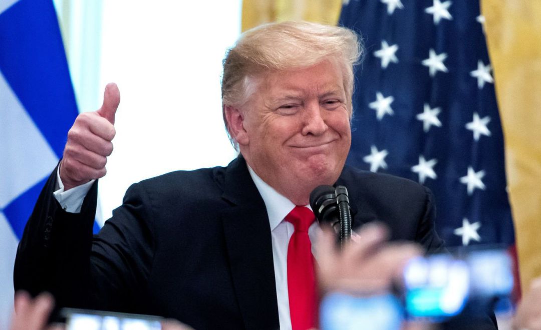 Donald Trump vuelve a renunciar a su sueldo. Donald Trump vuelve a renunciar a su sueldo.