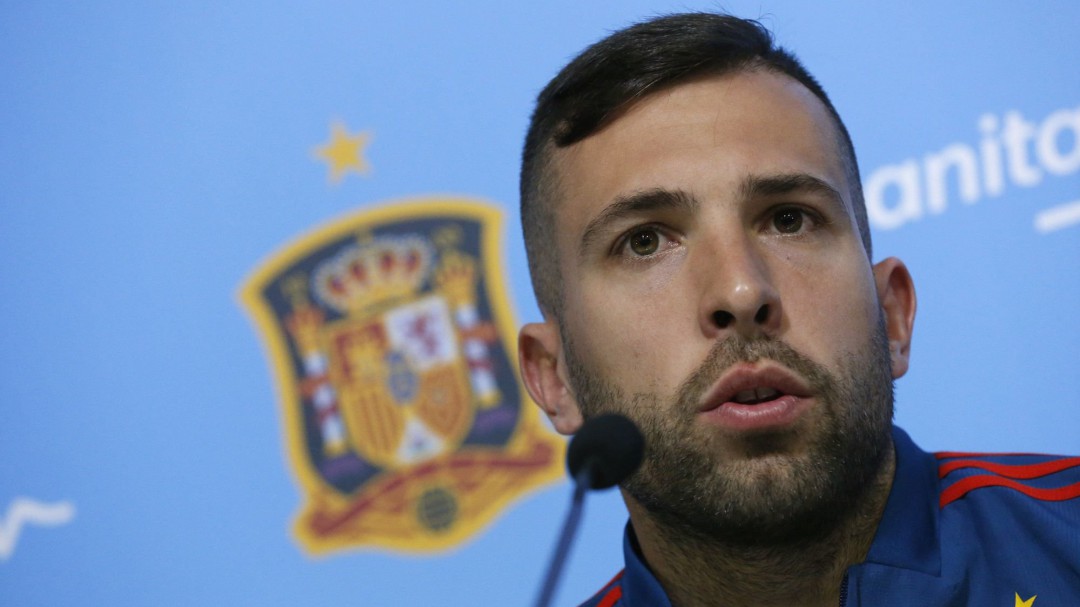 Jordi Alba: Piqué tendrá sus razones. Decidió dejar la selección y ahora juega con Catalunya