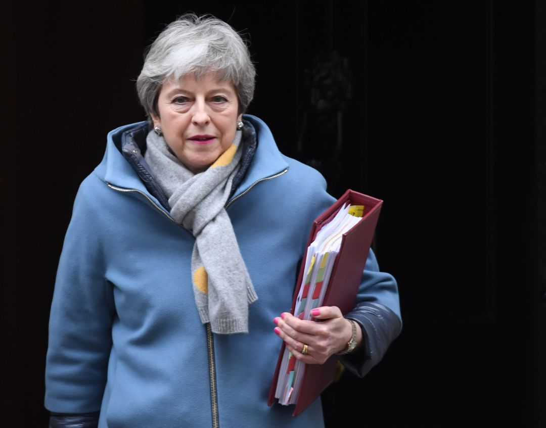 La primera ministra británica, Theresa May, sale del número 10 de Downing Street en Londres. La primera ministra británica, Theresa May, sale del número 10 de Downing Street en Londres.