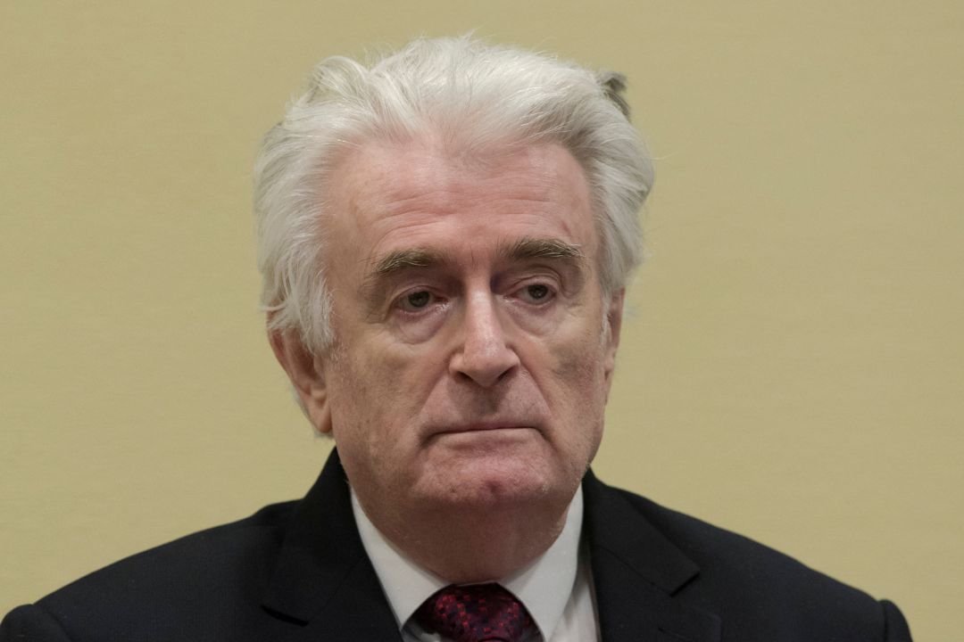 Radovan Karadzic escuchando la condena Radovan Karadzic escuchando la condena