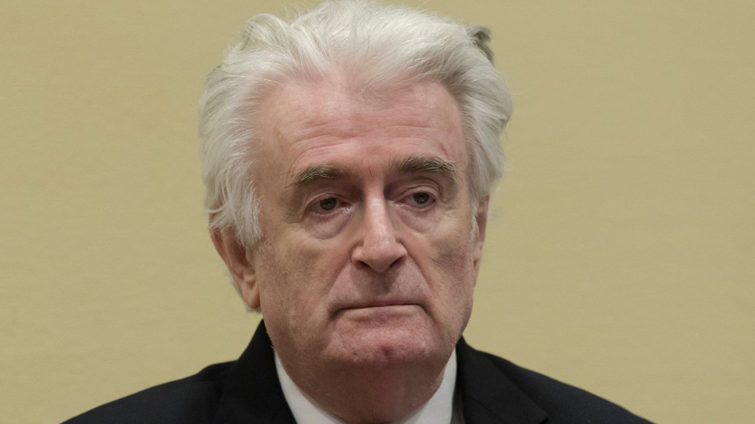 La Corte de la ONU eleva la condena del exlíder serbobosnio Karadzic a cadena perpetua