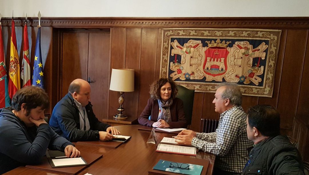 La reunión en el ayuntamiento de Ponferrada La reunión en el ayuntamiento de Ponferrada