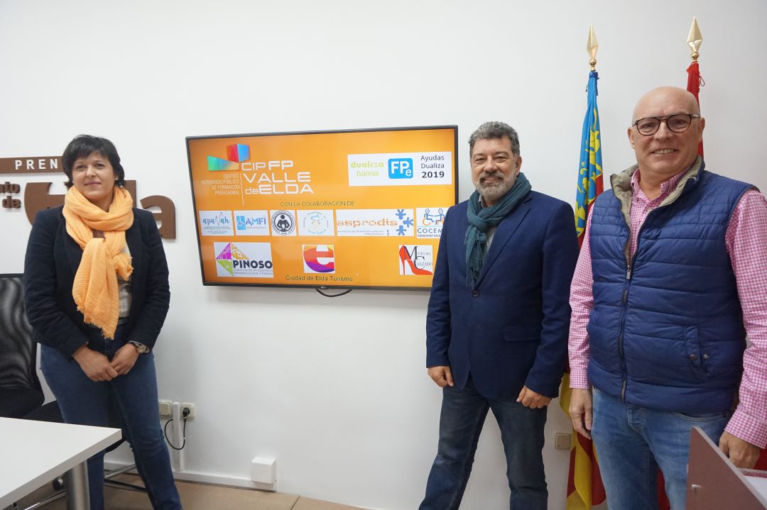 Presentación del proyecto de Turismo Inclusivo desde el Centro de FP Valle de Elda Presentación del proyecto de Turismo Inclusivo desde el Centro de FP Valle de Elda