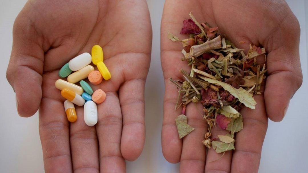 Médicos y enfermeros discrepan sobre el uso de las terapias naturales Médicos y enfermeros discrepan sobre el uso de las terapias naturales