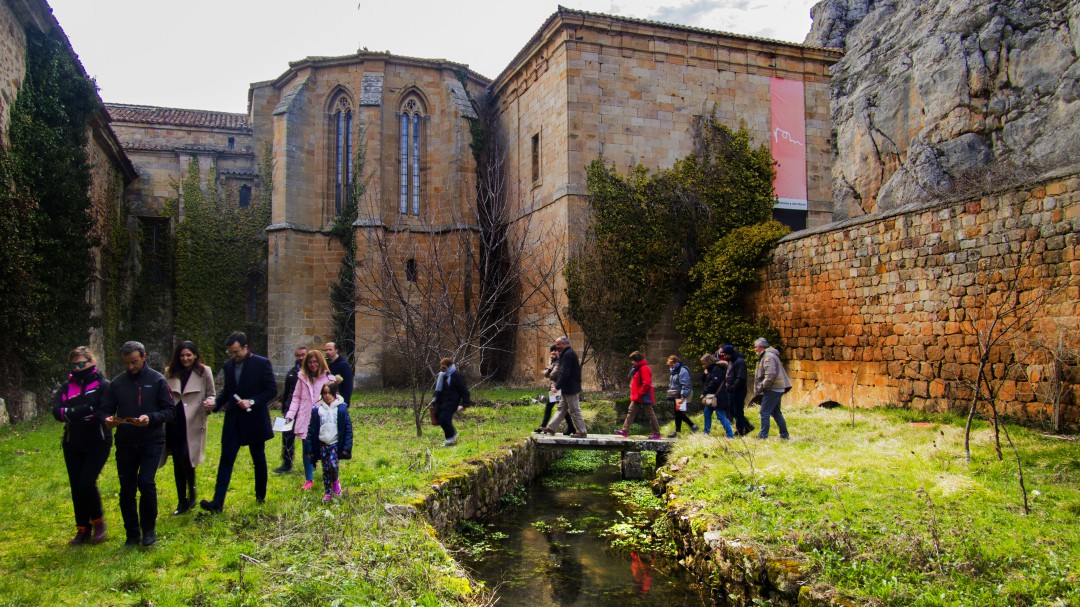 Visitas teatralizadas, recorridos por el monasterio y rutas guiadas, propuestas del Rom para Semana Santa