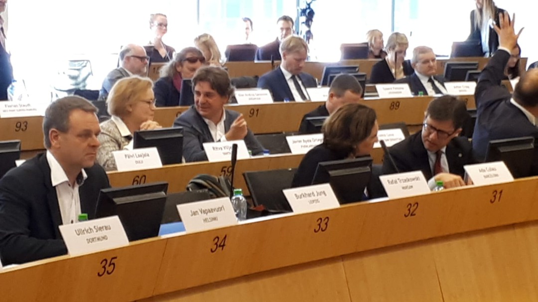 Francisco Javier Ayala participa en Bruselas en un encuentro de alcaldes