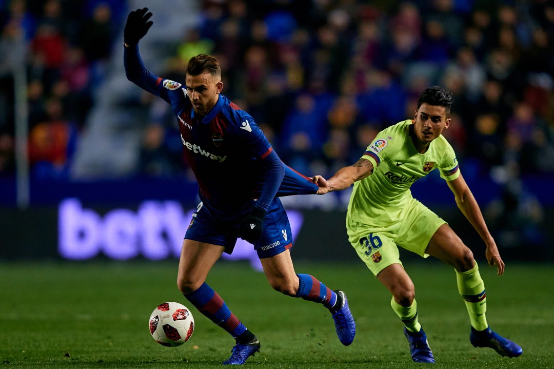 Chumi, en una acción del partido de Copa del Rey contra el Levante Chumi, en una acción del partido de Copa del Rey contra el Levante