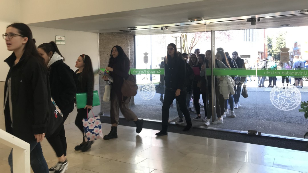 La ULE sensibiliza a los alumnos de Ponferrada en la igualdad oportunidades