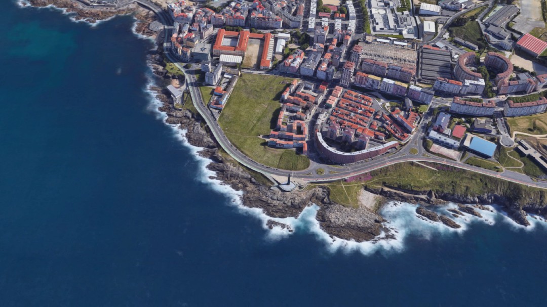 La Guardia Civil de A Coruña rescata un pesquero de las rocas del Orzán