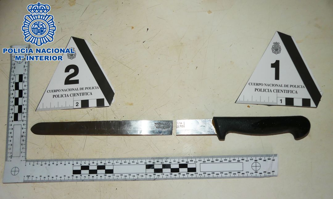 Cuchillo intervenido por la policía Cuchillo intervenido por la policía