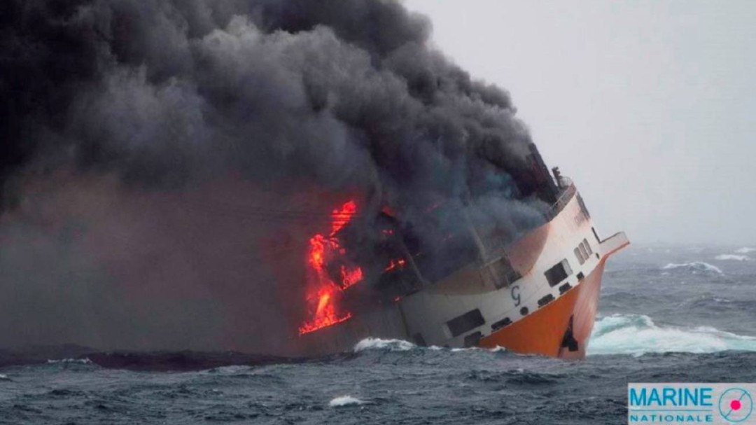 Cantabria intensifica el seguimiento del mercante hundido en el Golfo de Vizcaya