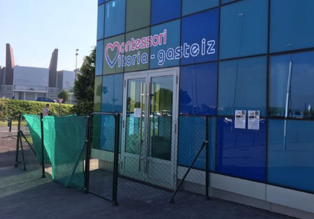 Denuncian que Montessori del BAKH sigue atendiendo a niños de Primaria de forma irregular