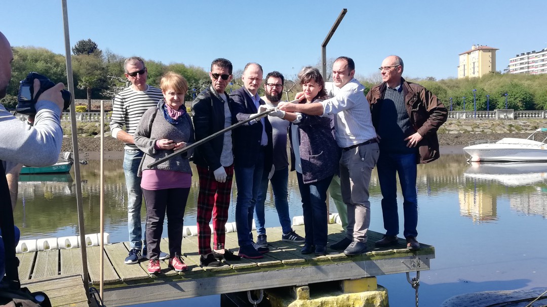 Miranda vuelve a la ría de O Burgo para asegurar que no se ha hecho nada