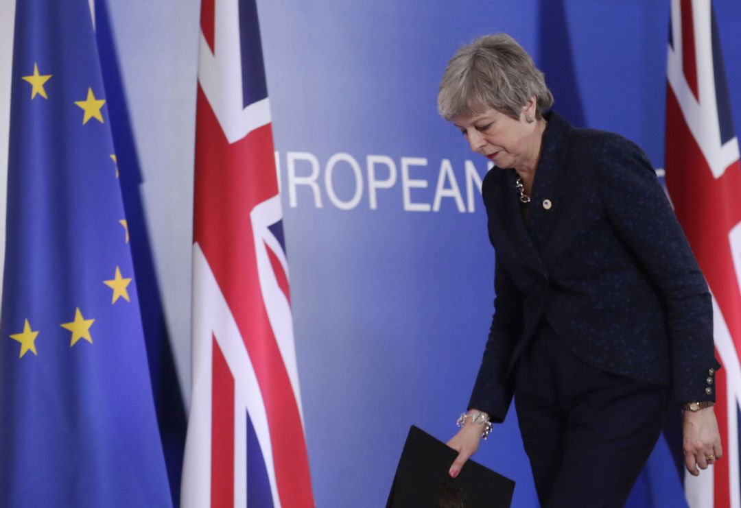 La primera ministra británica, Theresa May, puede conseguir el apoyo necesario en el Parlamento para que su acuerdo del 'brexit' salga adelante si promete dimitir, según reveló este domingo la BBC La primera ministra británica, Theresa May, puede conseguir el apoyo necesario en el Parlamento para que su acuerdo del 'brexit' salga adelante si promete dimitir, según reveló este domingo la BBC