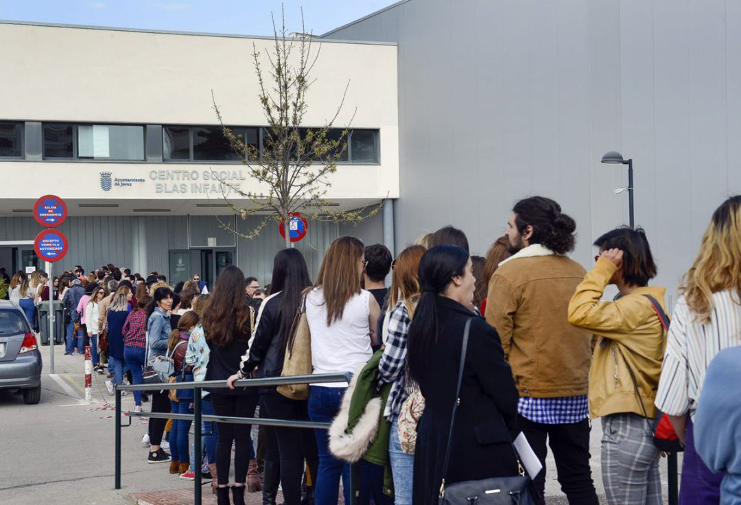 Colas para acceder al casting de la película Colas para acceder al casting de la película