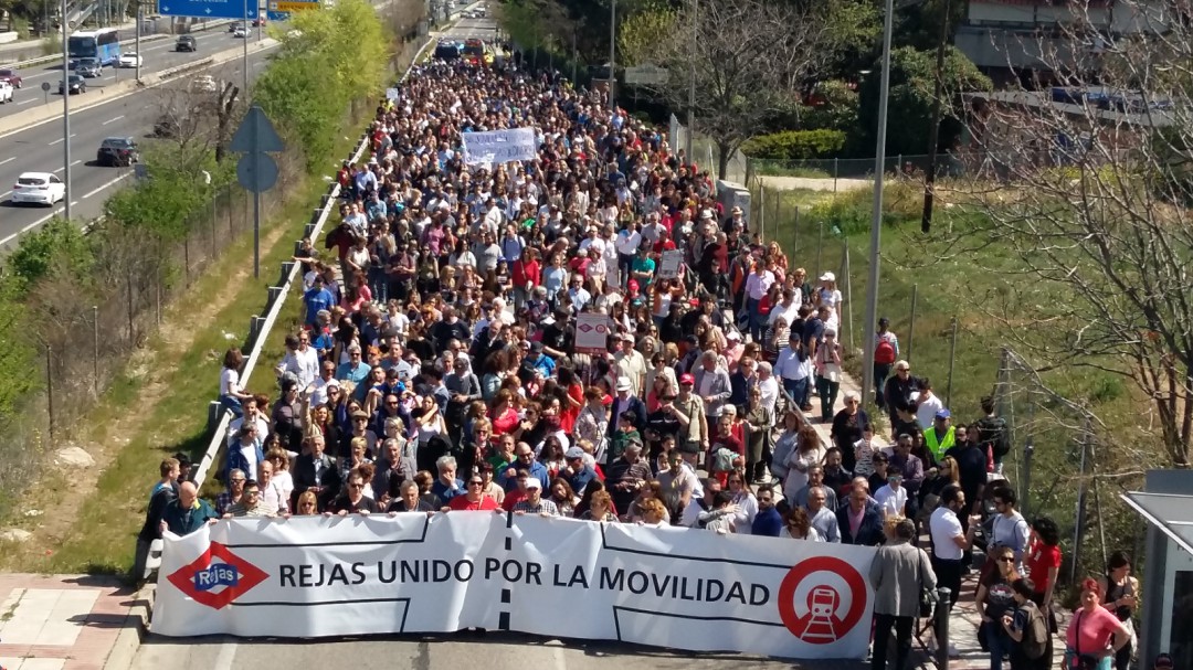 Los vecinos de Las Rejas piden un plan de movilidad para su barrio