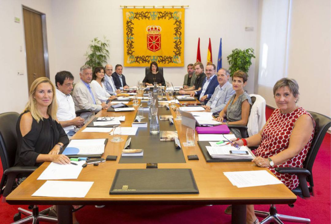 El Parlamento estudia si lleva las conclusiones sobre Caja Navarra a la fiscalía El Parlamento estudia si lleva las conclusiones sobre Caja Navarra a la fiscalía