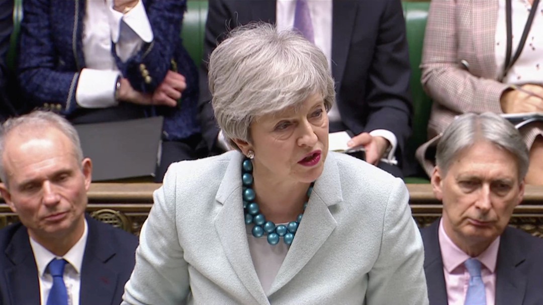 Nuevo golpe a Theresa May: el Parlamento británico le arrebata el timón del 'brexit'