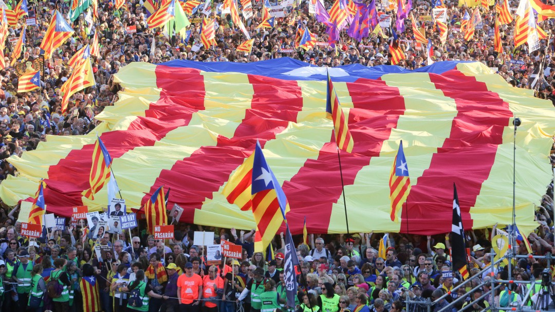 Cuarenta senadores franceses denuncian la represión contra los líderes independentistas