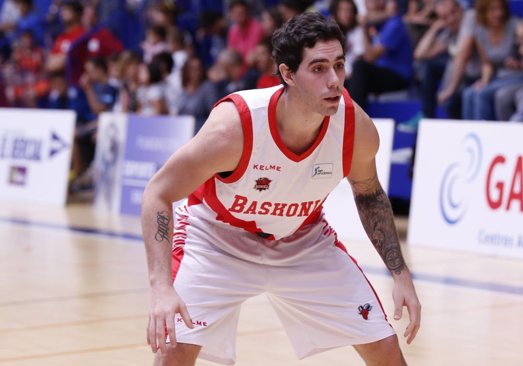 Play Basket: "Ganar la Euroliga sería increíble. Podría correr por todo Vitoria" (25/03/2019)