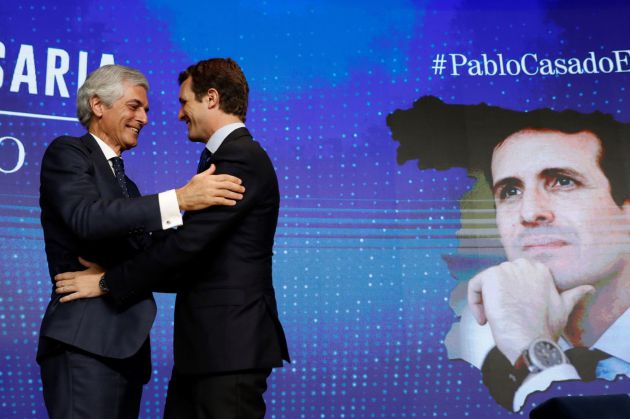 El presidente del PP, Pablo Casado (d), junto a Adolfo Suárez Illana. El presidente del PP, Pablo Casado (d), junto a Adolfo Suárez Illana.