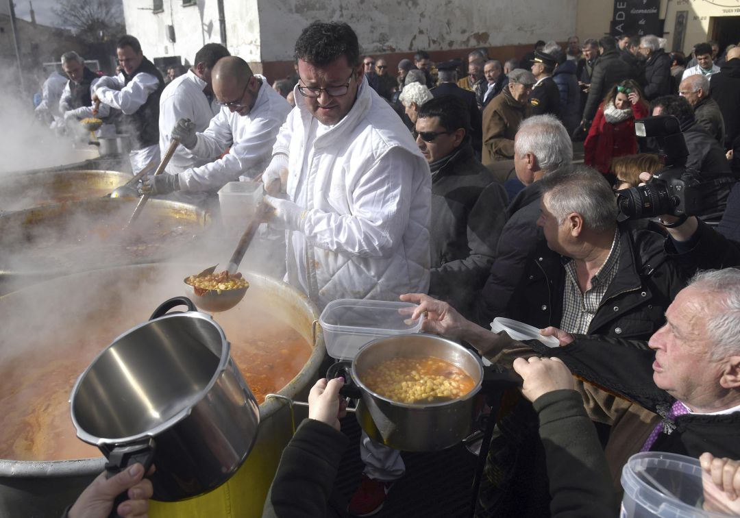 Las asociaciones piden al Ayuntamiento que sea organizador directo de las fiestas de los barrios