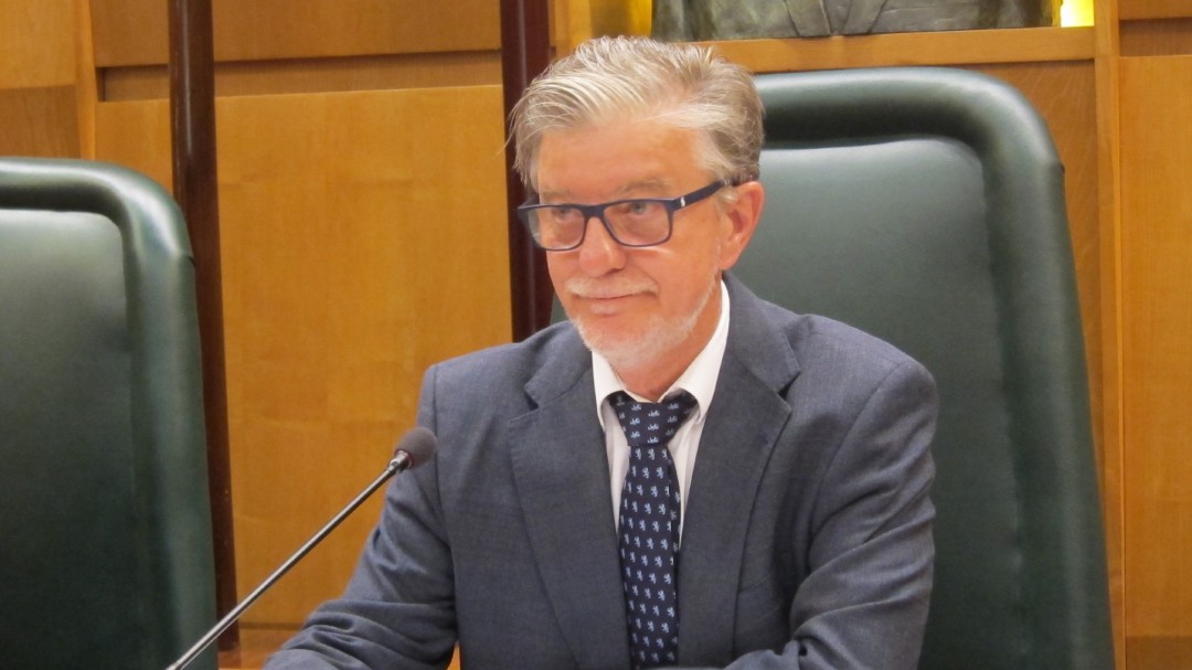 Pedro Santisteve se querella por injurias contra Pablo Casado