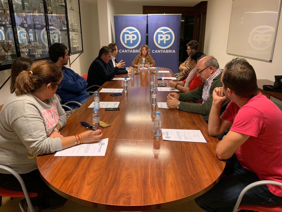 Reunión de la Junta Local del PP. Reunión de la Junta Local del PP.