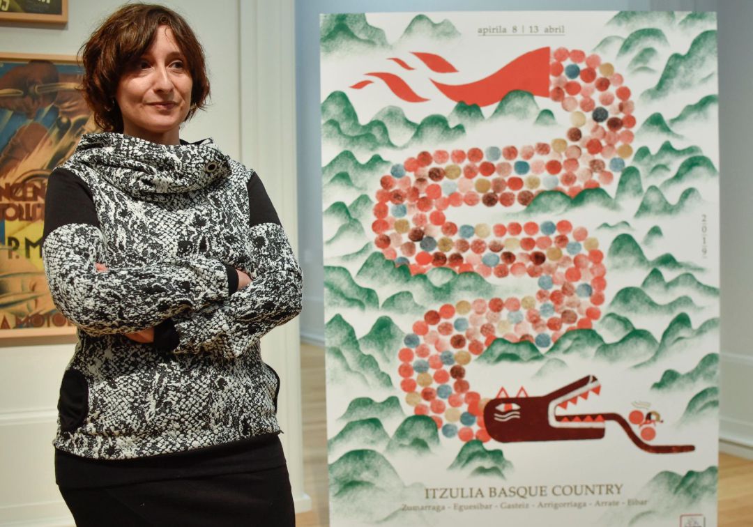 La artista vasca Yolanda Mosquera presenta este martes en Bilbao el cartel que ha creado para la Itzulia-Vuelta Ciclista al País Vasco, que se diputará entre el 8 y el 13 de abril próximos La artista vasca Yolanda Mosquera presenta este martes en Bilbao el cartel que ha creado para la Itzulia-Vuelta Ciclista al País Vasco, que se diputará entre el 8 y el 13 de abril próximos
